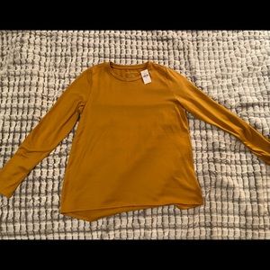 Soft dark yellow long sleeve from American Eagle. Size medium.